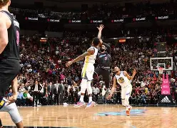 包含从勒沃库森围绕NBA总决赛绝杀压哨到尤文图斯内部沟通备战英超，今夜临场应变引欢呼的词条